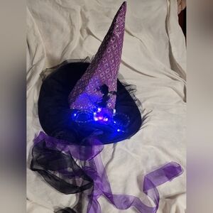 NWT Tall Mesh Detail Light Up Halloween Witch Hat